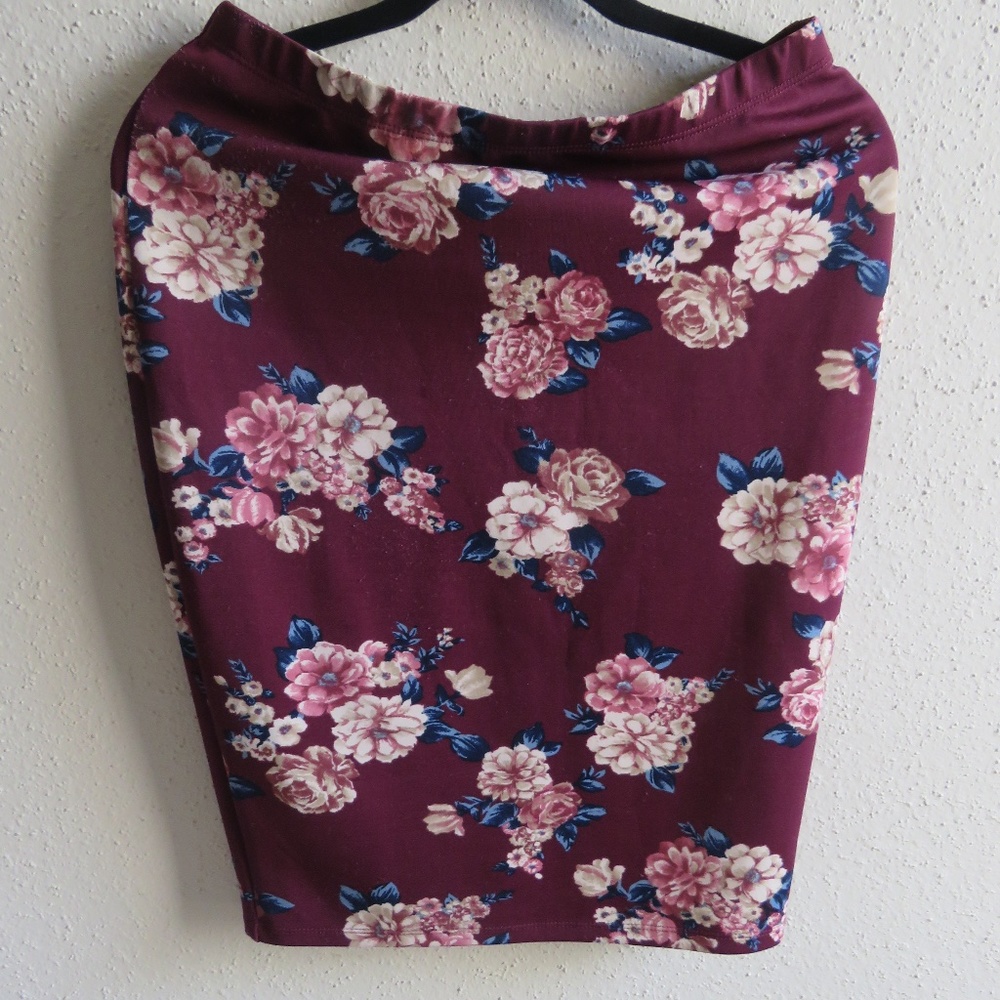 Floral pencil skirt, gently used